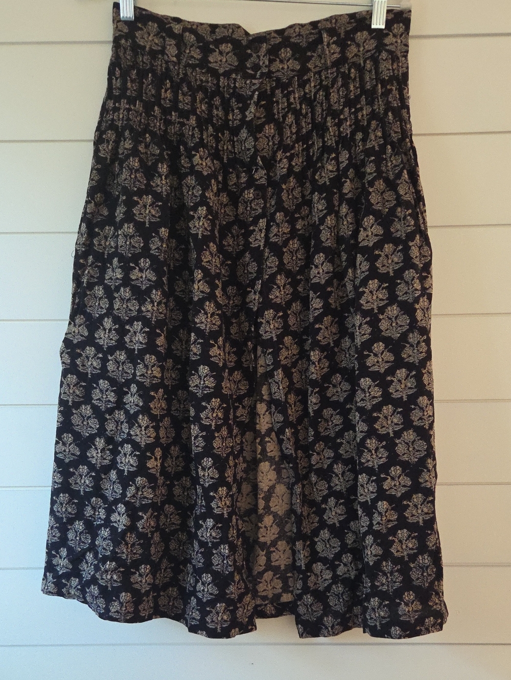 Sessun FR 38 US 6 Women's Black Floral Pintuck Midi Skirt